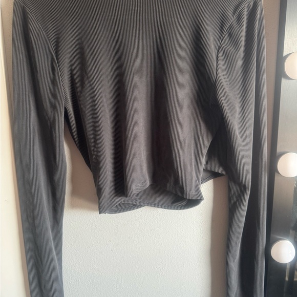 Victoria Secret Blue crop shirt .Size medium - Picture 3 of 4